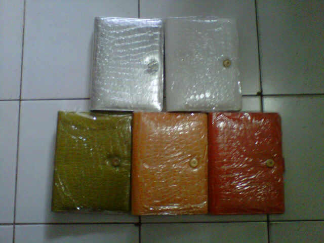 binder polos dan motif