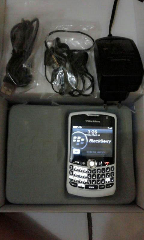 Blackberry 8330 istimewa baru pake seminggu