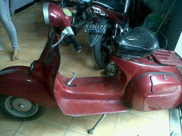mau jual murah vespa sprint tahun 1972