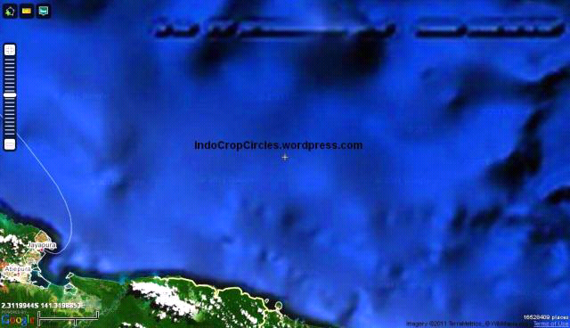 Misteri Tembok Lurus di Dalam
Laut Utara Papua