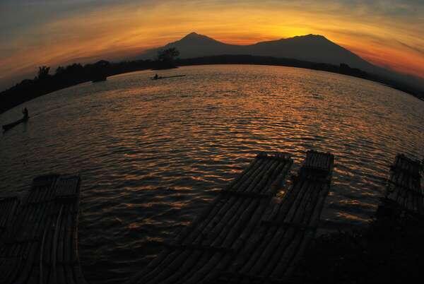 PANORAMA SUNSET DI WADUK CENGKLIK [ KUTA KALAH GAN ]