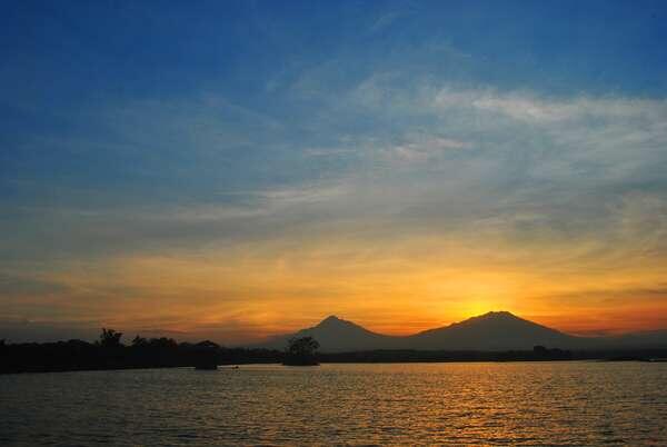 PANORAMA SUNSET DI WADUK CENGKLIK [ KUTA KALAH GAN ]
