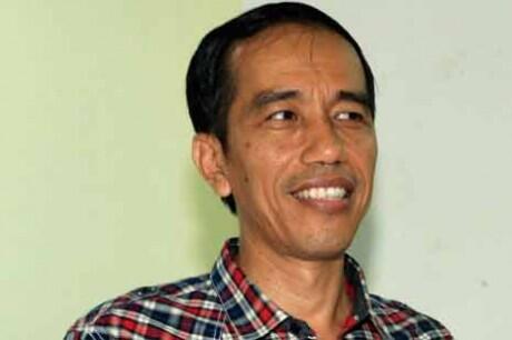 4 Gaya Hangout Jokowi Lepas Kepenatan