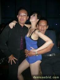&#91;FOTO&#93; model sexy Natalie Foxee mantannya Sammy Simorangkir Meninggal Dunia