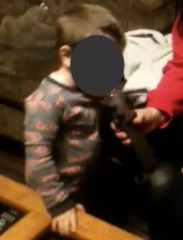 Ibu2 Gendeng, Bocah 22 bulan disuruh ngegele, ABG 13 thn dpt pil ekstasi sbg hadiah