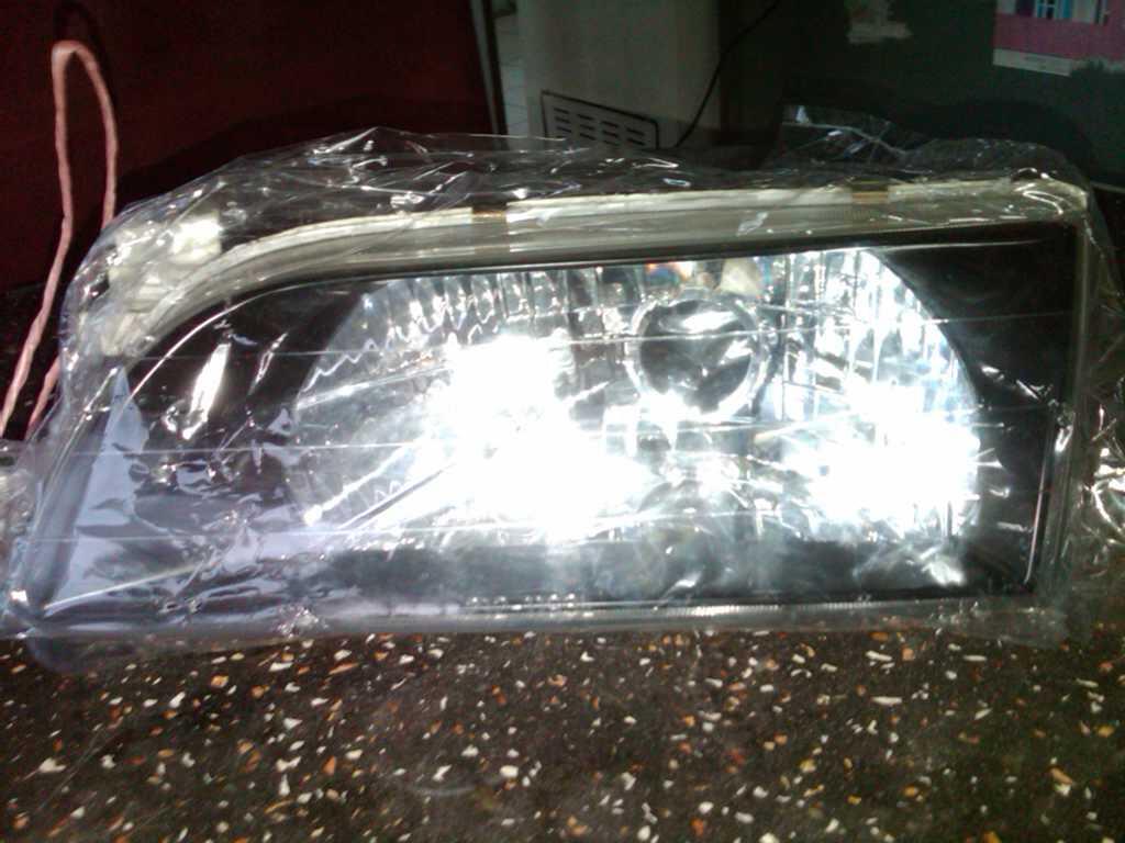 Cari Lampu Depan Head Lamp Toyota Great Corolla 1992 1995