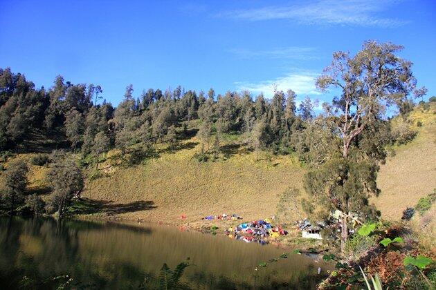 Menilik Pesona Ranu Kumbolo, Semeru (Semoga banyak yang komeng n view)