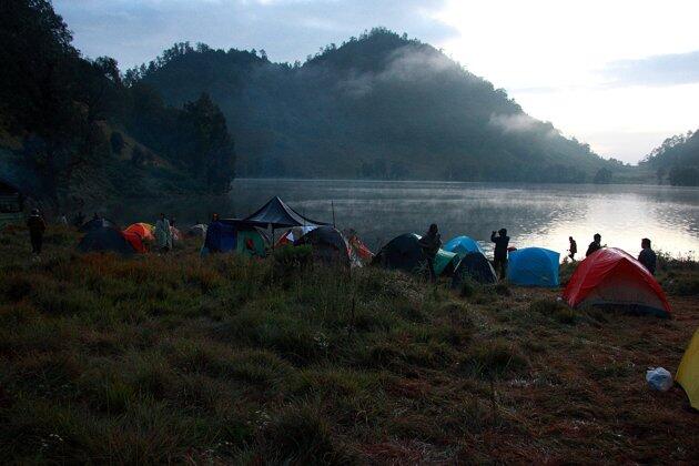 Menilik Pesona Ranu Kumbolo, Semeru (Semoga banyak yang komeng n view)