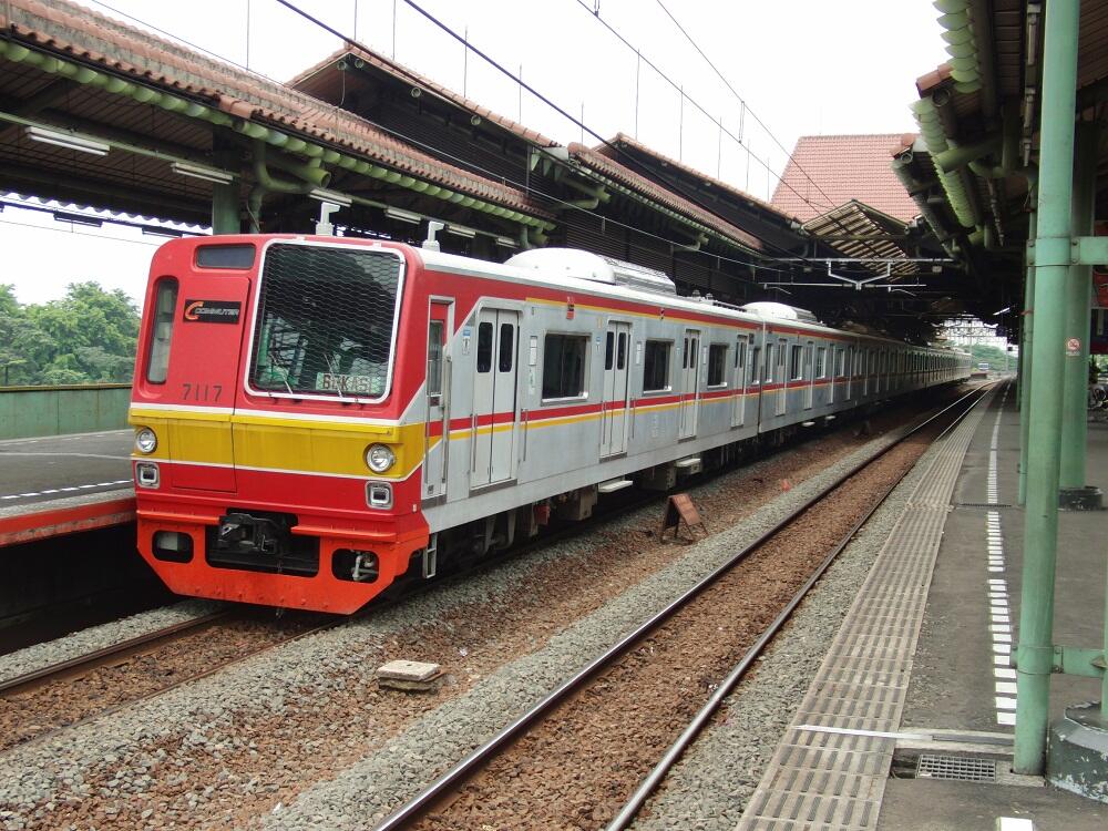 KfW i9000 - KRL Keren buatan Indonesia