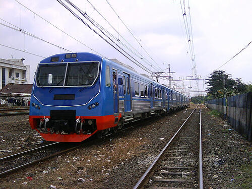 KfW i9000 - KRL Keren buatan Indonesia