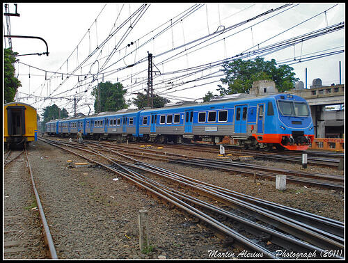 KfW i9000 - KRL Keren buatan Indonesia