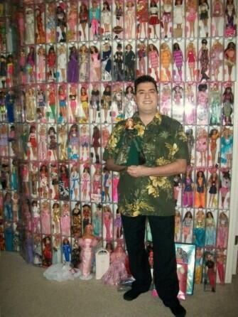 Barbie Man Punya 2.000 Boneka di Rumahnya