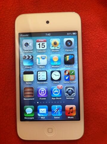iPod Touch / iTouch 4 64GB white seharga 32GB Bandung
