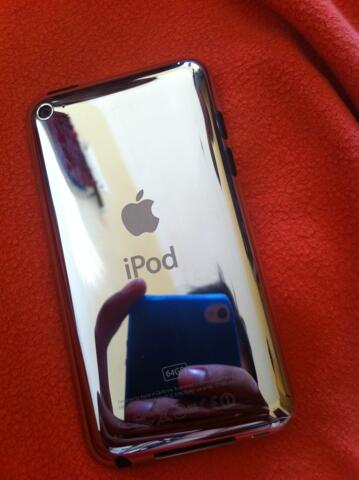 iPod Touch / iTouch 4 64GB white seharga 32GB Bandung