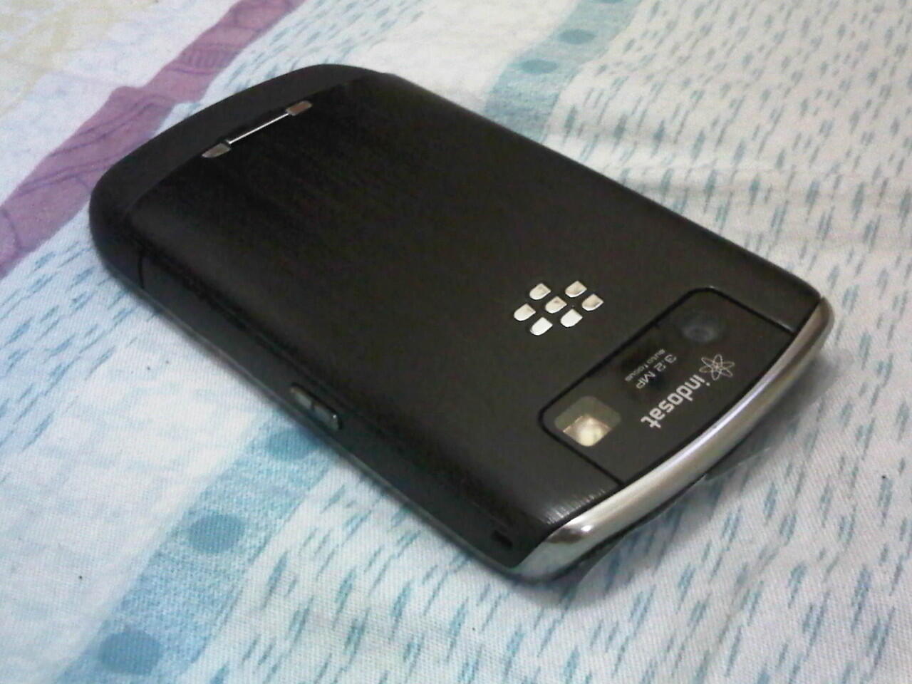 Blackberry Curve 8900 Javelin Indosat (Jual cepat - BU)