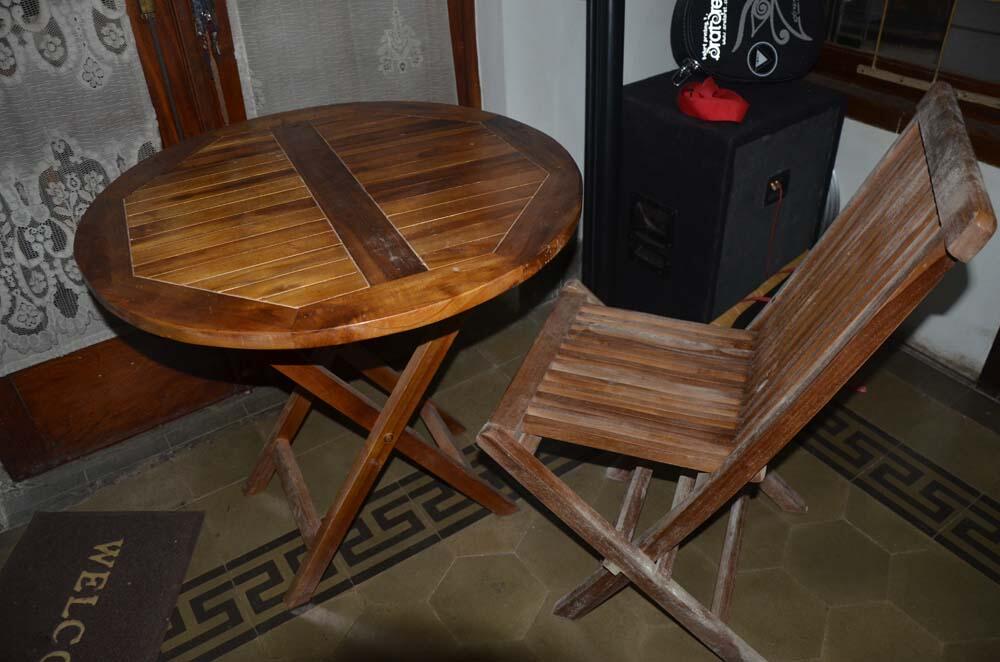 Terjual JUAL  MEJA  KURSI  CAFE  KAYU BEKAS  MASIH BAGUS baru 