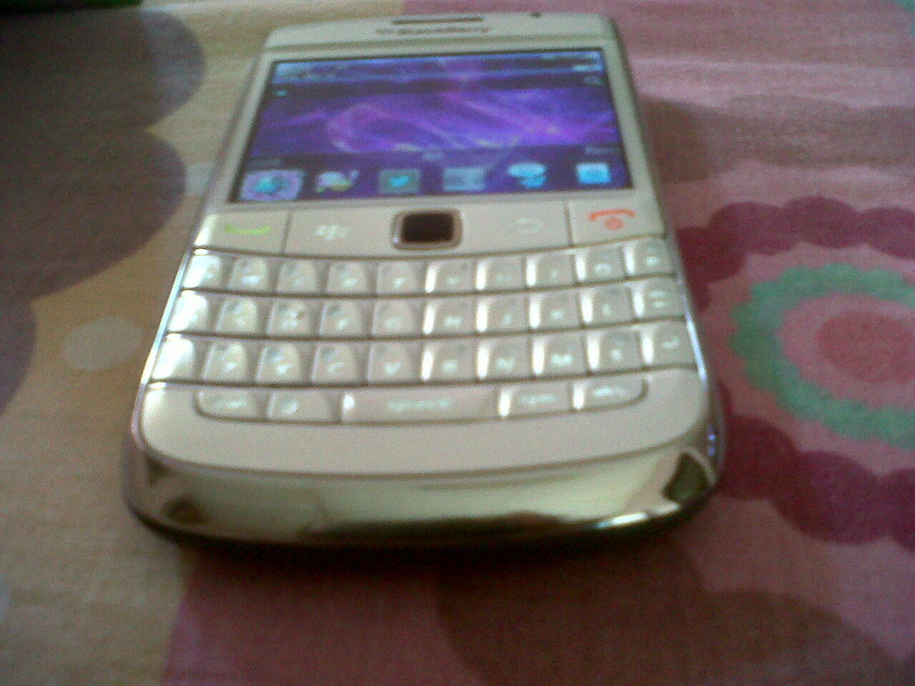 blackberry 9780 aka onyx 2 white murah garansi resmi TAM