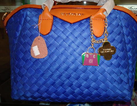 Tas Dompet wanita Tercantik Branded, Asli Import KW 1 Grosir Dijual Lagi Pasti Untung