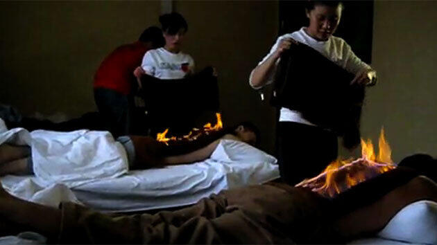 Ini Baru Keren Gan, Facial pake Api! :D