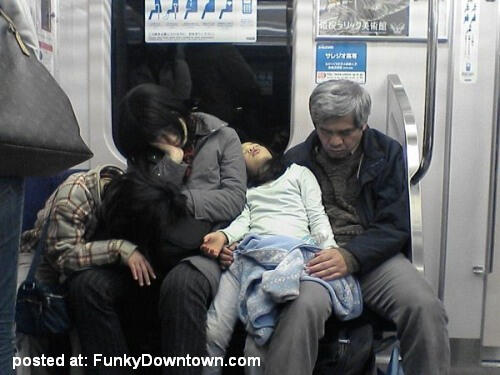 &#91;PIC&#93; POSISI TIDUR PALING KONYOL DI DUNIA