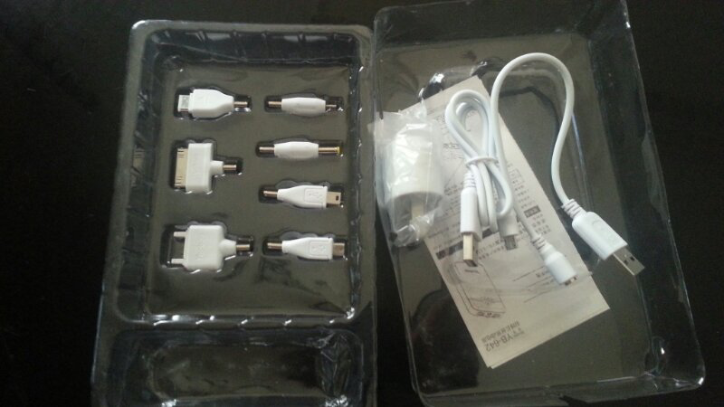 kabel powerbank dan kelengkapan nya merk yoobau ..lengkap Murahh