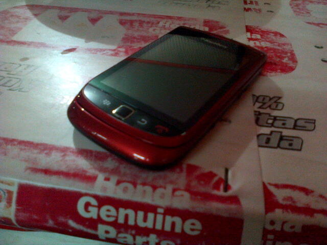 >> Jual Blackberry Torch 1 9800 Merah mulus Fullset Murah gan <<