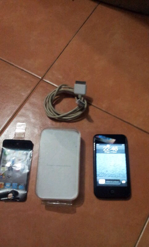 wts ipod touch 4g