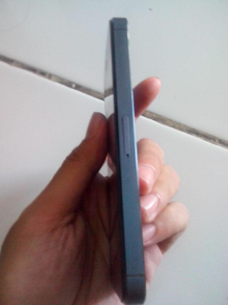 iphone 5 iphone 5 fullset mulus murah 2,4 jutaan ga prcaya?masuk dulu siapa cepet aja