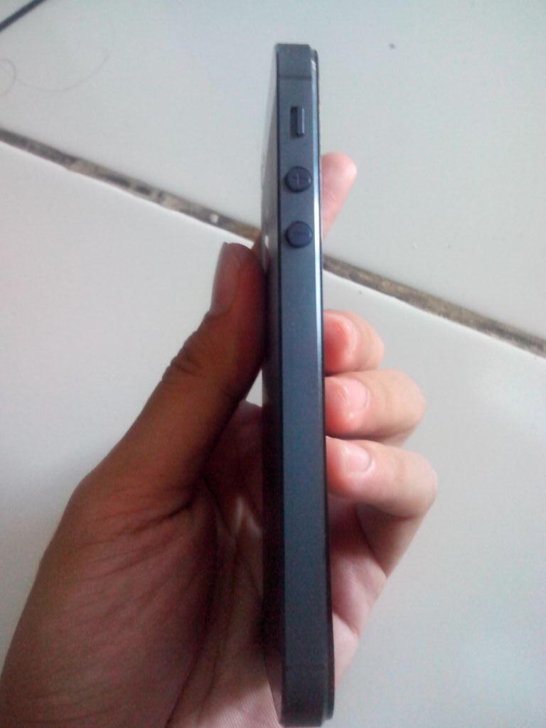 iphone 5 iphone 5 fullset mulus murah 2,4 jutaan ga prcaya?masuk dulu siapa cepet aja