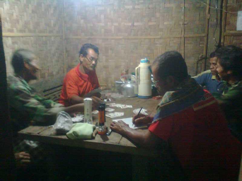 main kartu remi dari jaman ke jaman sampe yang ala orang kaya (cekidot gan)