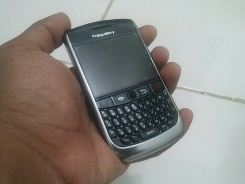 Blackberry Javelin 8900 Black(banyak bonus)