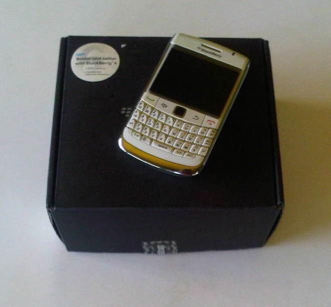 BLACKBERRY 9780 ONYX 2 WHITE FULLSET TAM MALANG