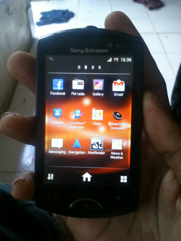 Sony Ericsson Live With Walkman wt19i