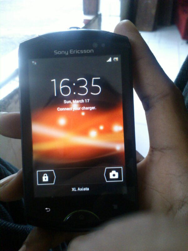 Sony Ericsson Live With Walkman wt19i