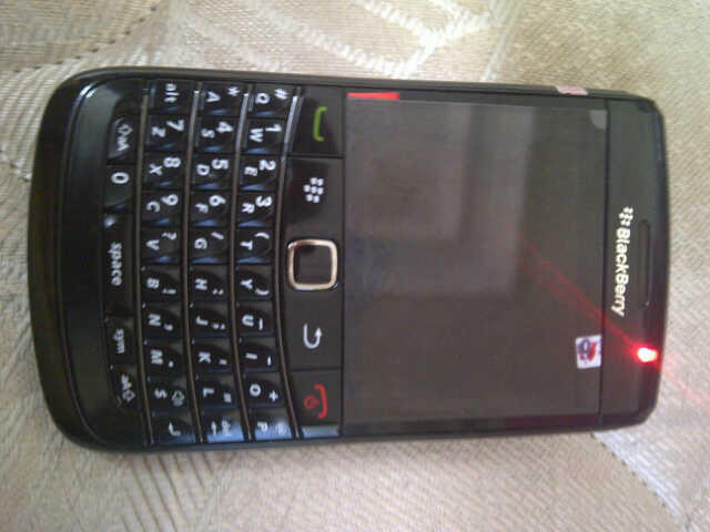 WTS-- JUAL CEPAT BLACKBERRY ONYX 2 BLACK , GARANSI MSH 1 THN LAGI - NEGO TIPIS .