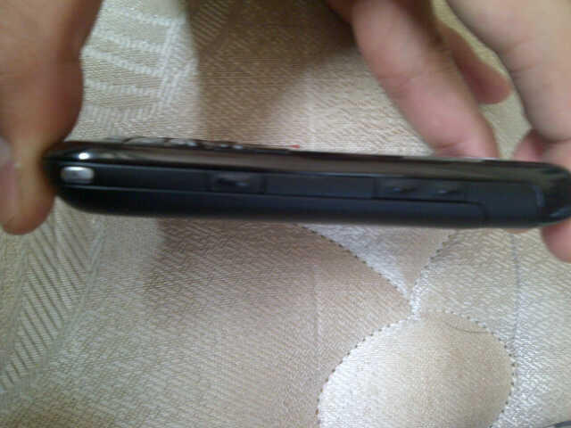 WTS-- JUAL CEPAT BLACKBERRY ONYX 2 BLACK , GARANSI MSH 1 THN LAGI - NEGO TIPIS .