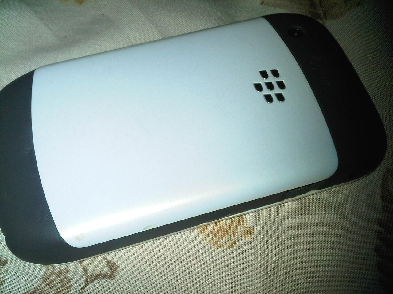 blackberry 8520 PUTIH / WHITE