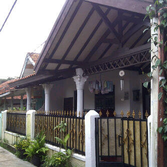 DI JUAL RUMAH , RUMAH + KOS , REMPOA BINTARO DAN DEPOK 750JT