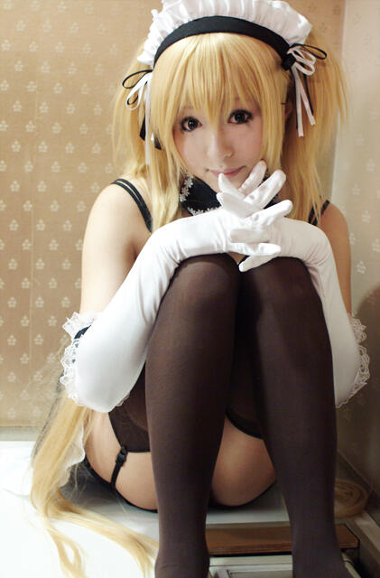 ANIME MAID COSPLAY