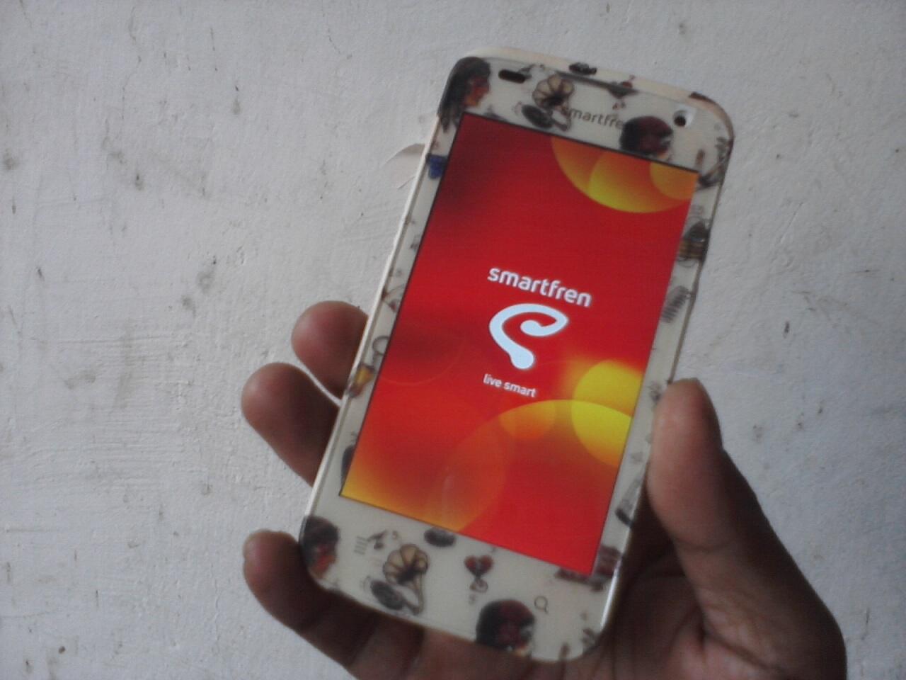 BLACKBERRY STYLE 9670 CDMA SMARTFREN PUTIH DAN SMARTFREN ANDROMAX I