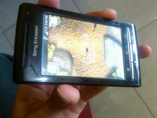 sony walkman W8 black android solo