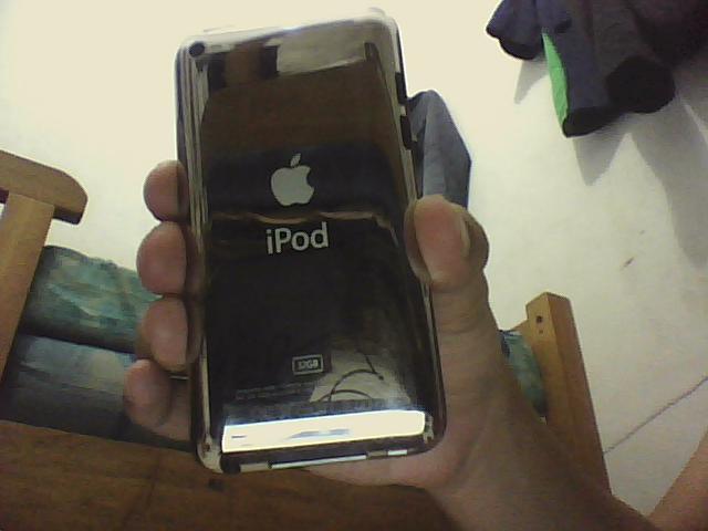WTS IPOD TOUCH 4th GEN Black 32GB JB (Nego)
