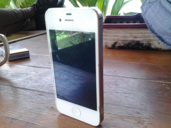 jual iphone 4s white(putih) 16gb mulus gan