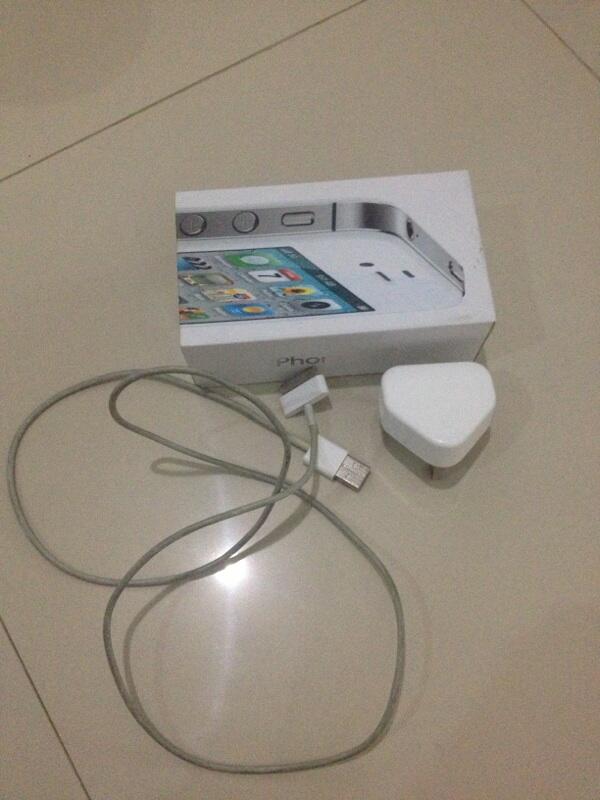 jual iphone 4s white(putih) 16gb mulus gan