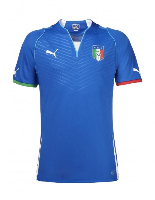 PRESENTASI JERSEY BARU TIMNAS ITALIA