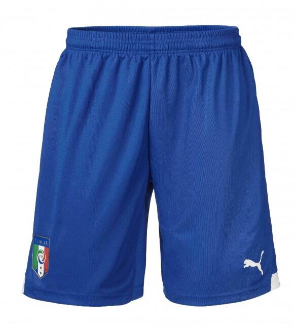 PRESENTASI JERSEY BARU TIMNAS ITALIA