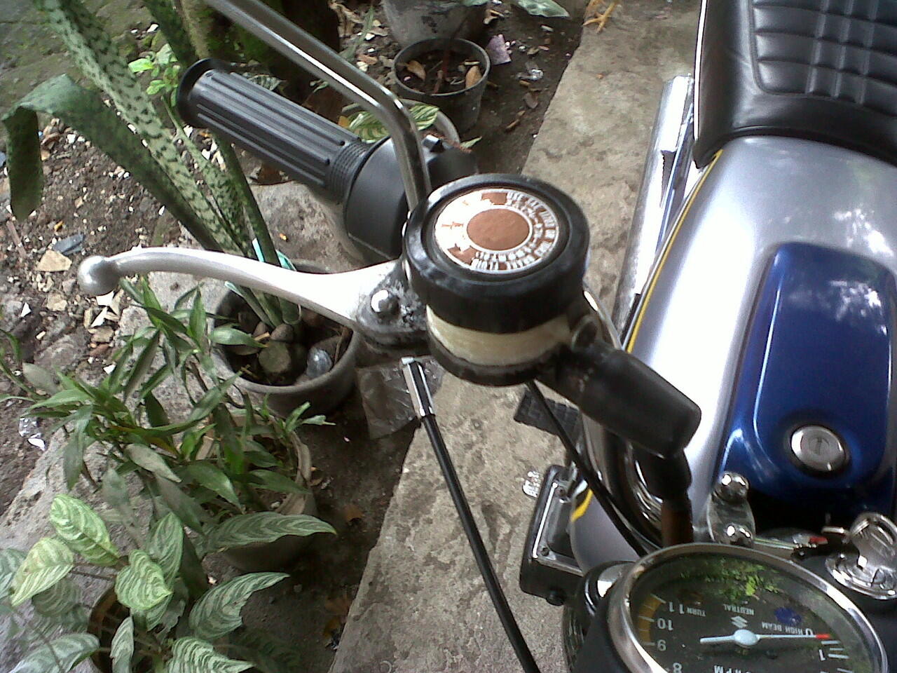 Suzuki GP 125 tahun 1978 (velg racing bawaan)