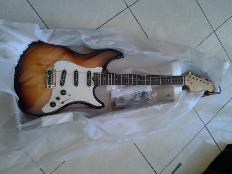 gitar dan bass baru,,original dan murah meriah,,,