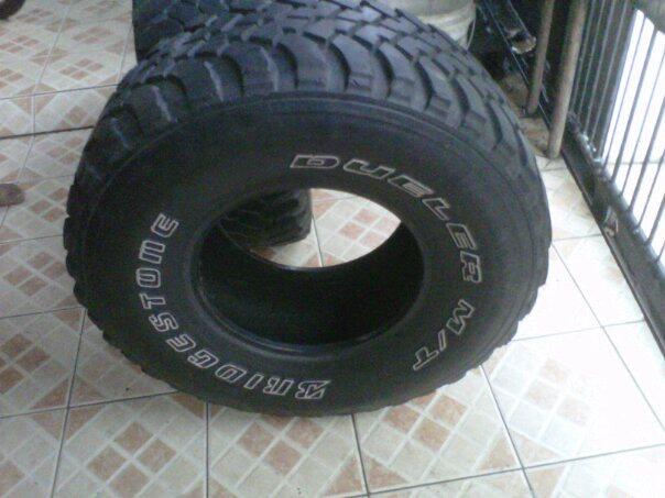 Terjual Ban  Bridgestone MT ukuran 33 12 5 Ring 15 2 buah 