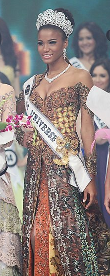 MISS UNIVERSE DALAM BALUTAN KEBAYA  KASKUS